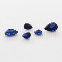 合成サファイヤ　3×４mm　ペアシェープ