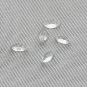 ホワイトトパーズ　１．８ｘ３．５ｍｍ マーキスカット