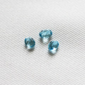 ブルートパーズ　約３ｘ４mm　オーバルカット