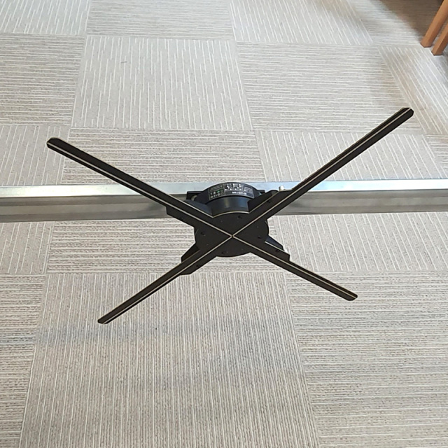 3D ホログラム ファン プロジェクター Amazon.co.jp: 3dホログラム ファン プロジェクター 長さ43CM