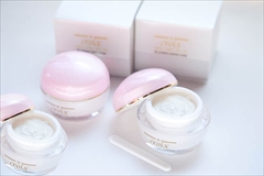 【送料無料】【サロン専売品】★ＥＧＦ　★フラーレン★馬プラセンタ★アルジレリン★リピジュア★ピクノジェノール★コラーゲン★アルブチン　…弾力ツヤ肌成分を６０％配合！：ＰＡエレガント・ホワイト・クリーム×３個セット