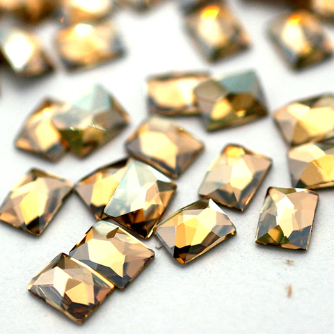 SWAROVSKI #2520 スワロフスキー　＃2520　コスミック　クリスタルゴールデンシャドウ