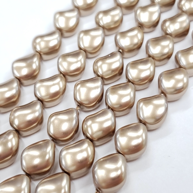 5826 Pearl
