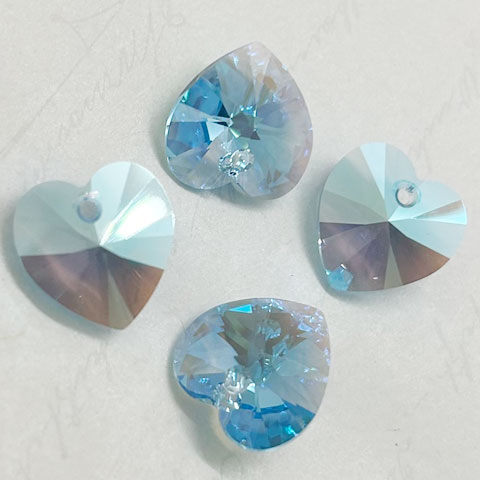 スワロフスキー #6228 XILION Heart Pendant アクアマリンシマー