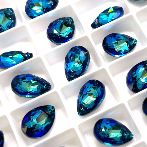 スワロフスキー #6433 Pear Cut Pendant クリスタルバミューダブルー