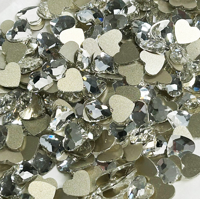 AURORA  ハート フラットバック クリスタルの画像