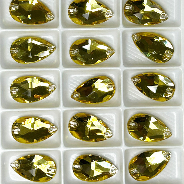 AURORAクリスタルのペアシェイプの画像01