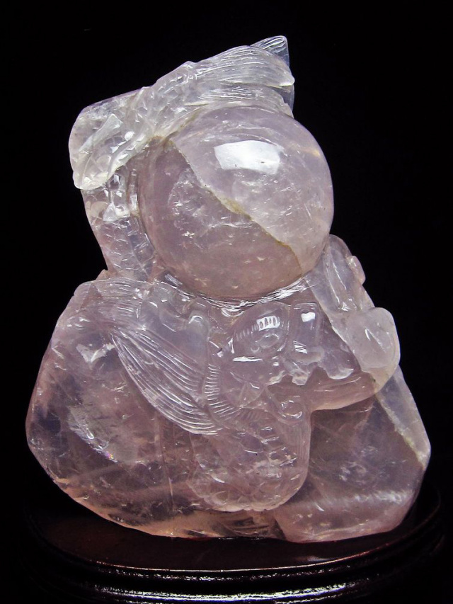 2.6Kg ローズクォーツ 手彫り 龍[M157-117]