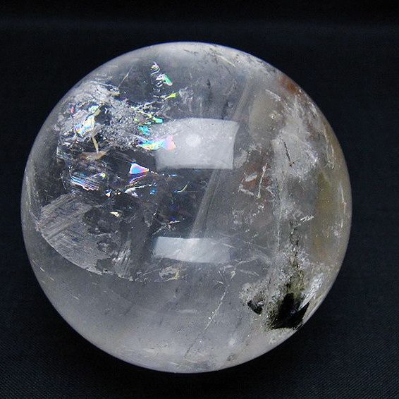 虹入り ガーデン水晶 丸玉 68mm [t100-4674]