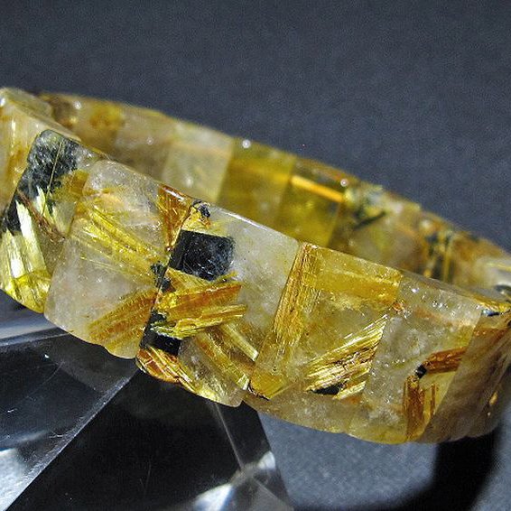 ゴールドタイチンルチル バングル [T107-4417]