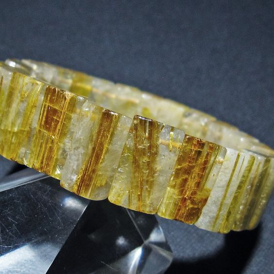 ゴールドタイチンルチル バングル [t107-4492]