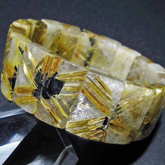 至高の装身具 タイチンゴールドルチルバングル　ブラジル産　金針水晶 至高の装身具 タイチンゴールドルチルバングル ブラジル産 金針水晶