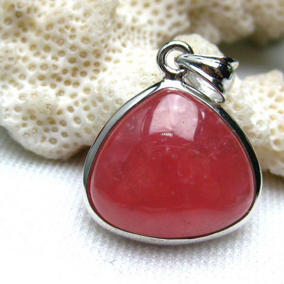 インカローズ ロードクロサイト ペンダント [T117-1208]