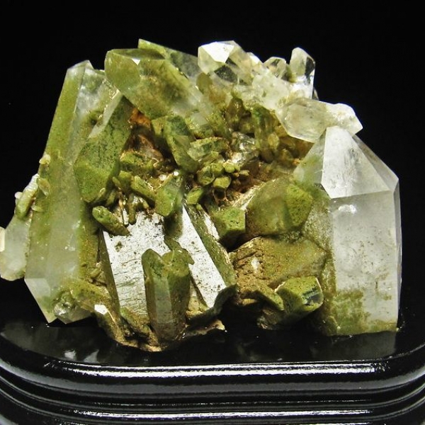 1.1Kg グリーンファントムクォーツ　クラスター アメリカ産 [T126-7381]