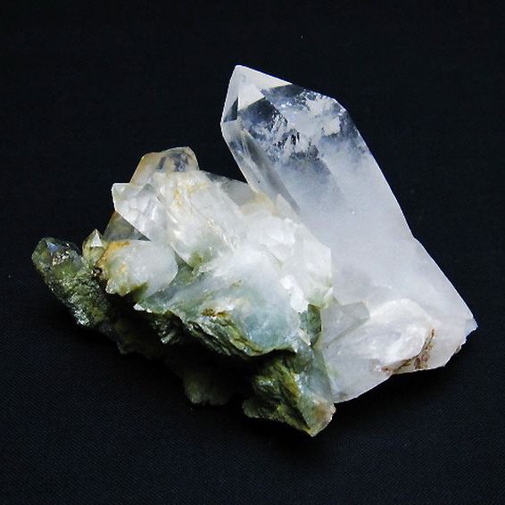 グリーンファントムクォーツ　クラスター アメリカ産 [t126-7745]