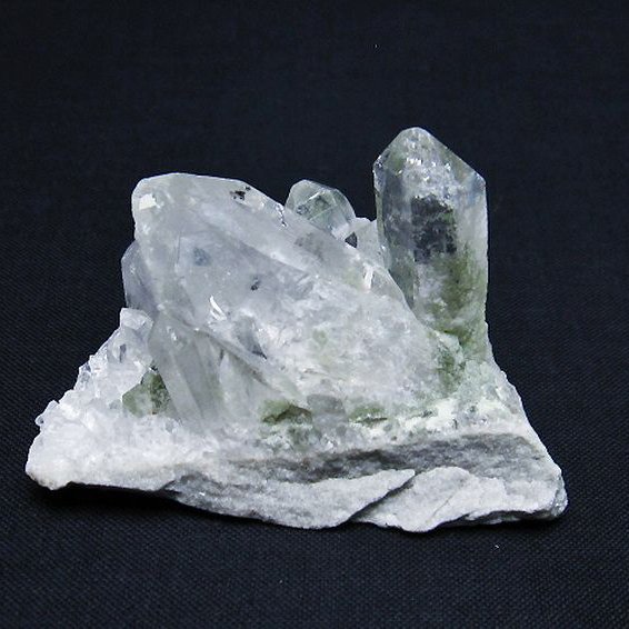 クリスタル（水晶）「オーラ水晶クラスター」の商品一覧ページ