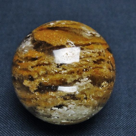 赤ガーデンファントム水晶 丸玉 28mm [T129-3052]