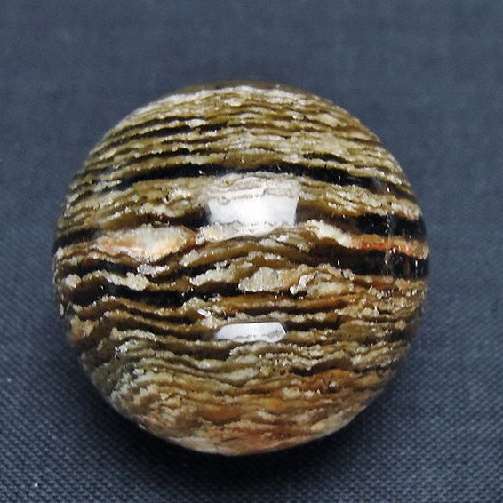 赤ガーデンファントム水晶 丸玉 28mm [T129-3063]