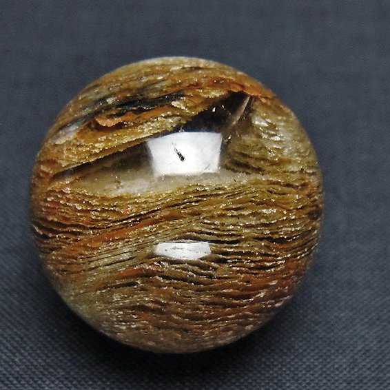 赤ガーデンファントム水晶 丸玉 28mm [T129-3065]