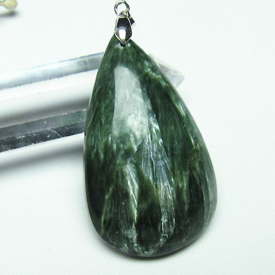 セラフィナイト ペンダント [T14-3211]