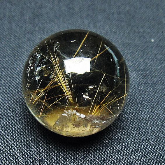 ゴールドタイチンルチル入り 水晶 丸玉 23mm [T145-2502]