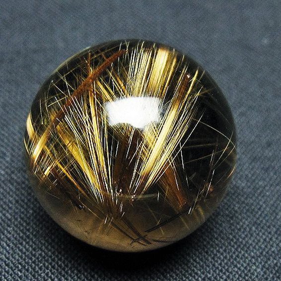 ゴールドタイチンルチル入り 水晶 丸玉 23mm [t145-2559]