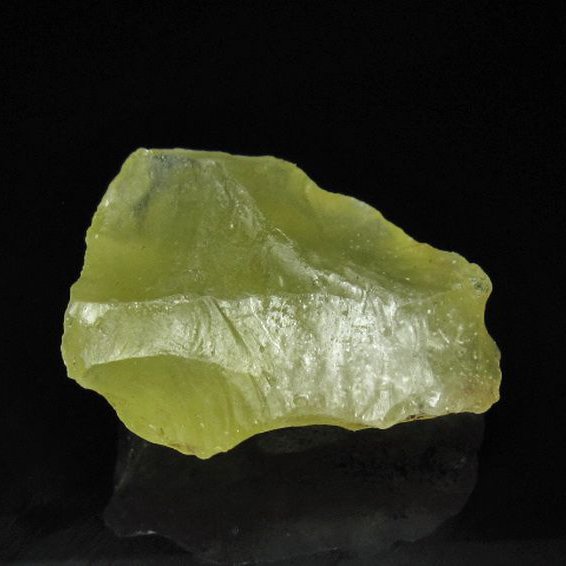 リビアングラス 原石 [t145-2721]