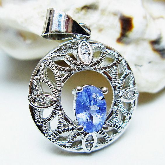 タンザナイト ペンダント [T165-1541]