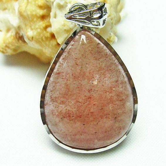 アフリカンストロベリークォーツ ペンダント [T176-5943]