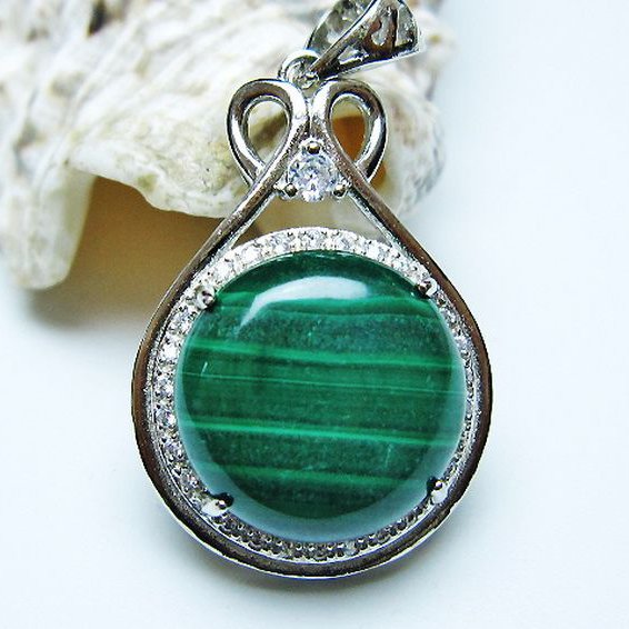 マラカイト ペンダント [t19-3904]