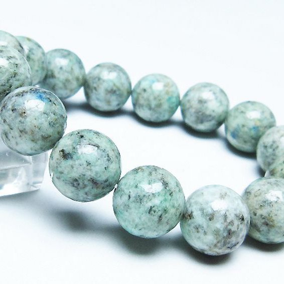 K2ストーン（K2ブルー）ブレスレットは神秘的な色合いと模様の天然石です
