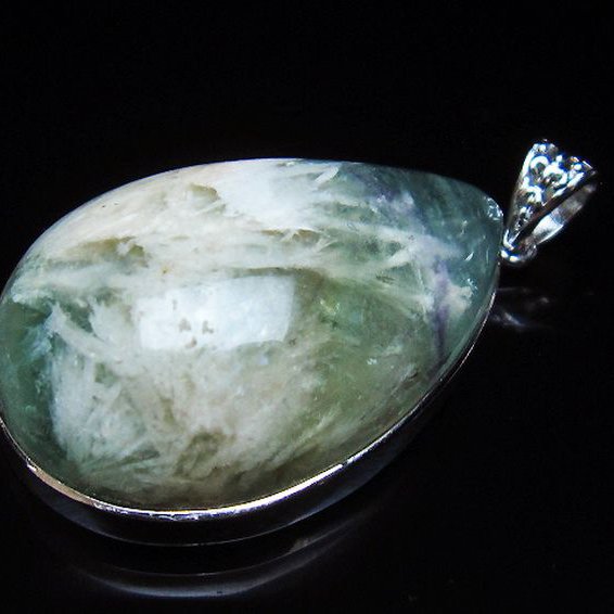 エンジェルフェザー フローライト ペンダント [T21-4505]