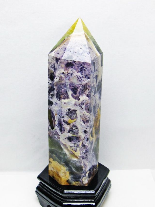 2.8Kg アメリカ　ユタ州産 ティファニーストーン 六角柱 [t222-2575]