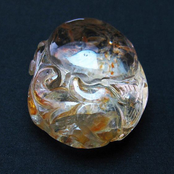 ヒマラヤ水晶 手彫り 魚 置物[T261-1060]