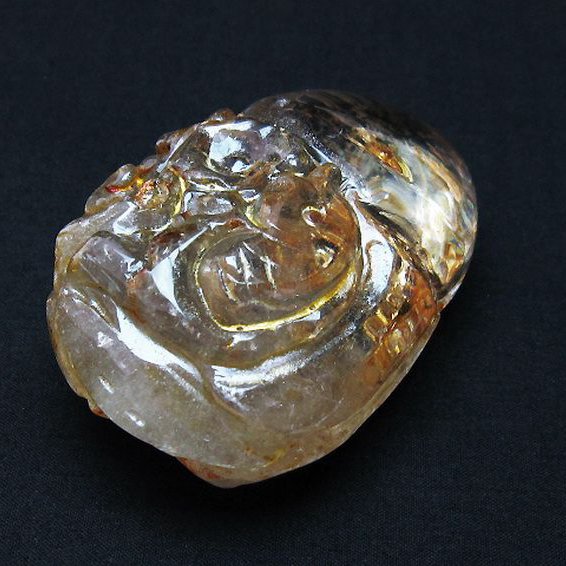 ヒマラヤ水晶 手彫り 魚 置物 [t261-1115]