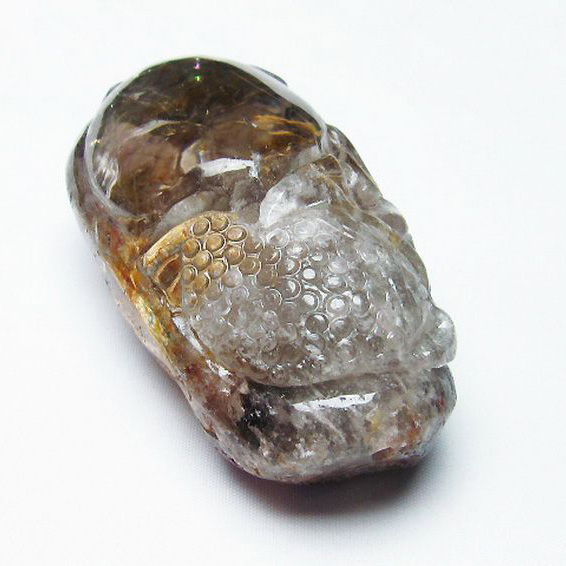 虹入り ライトニング水晶 手彫り 魚 置物[T261-1146]