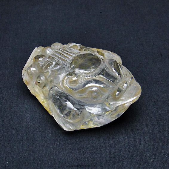 ヒマラヤ水晶金蟾[T261-1295]