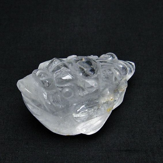 ヒマラヤ水晶 金針ルチル入り  金蟾  置物[T261-1314]