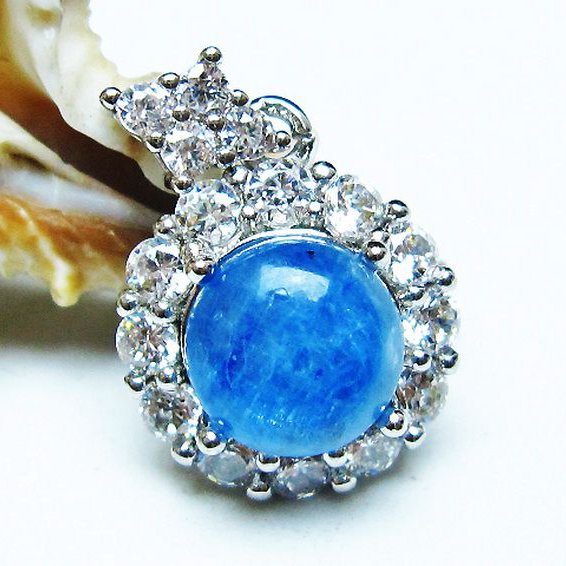 カイヤナイトペンダント