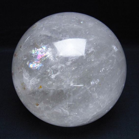 1.6Kg 虹入り ヒマラヤ水晶 丸玉 105mm [T296-1717]