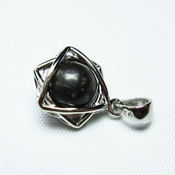 コンドライト「サハラNWA869隕石」 ペンダント [T298-364]