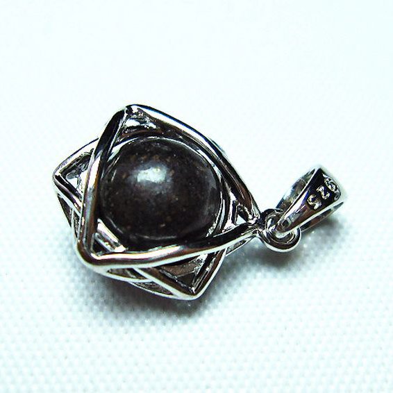 コンドライト「サハラNWA869隕石」 ペンダント [T298-521]