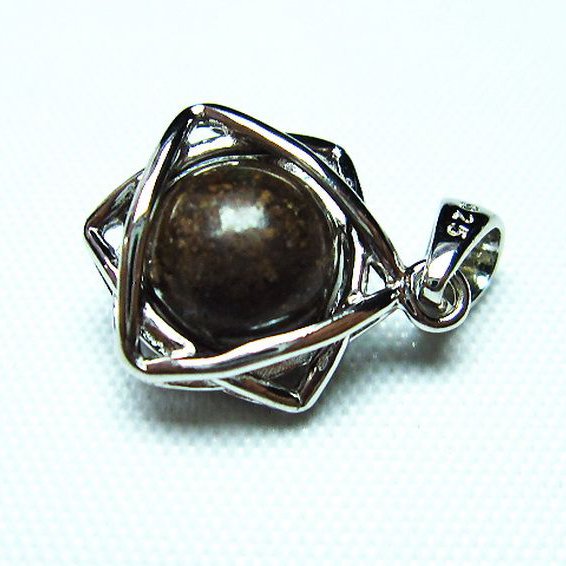 コンドライト「サハラNWA869隕石」 ペンダント [T298-561]