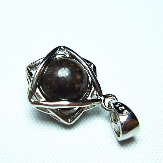 コンドライト「サハラNWA869隕石」 ペンダント [T298-575]