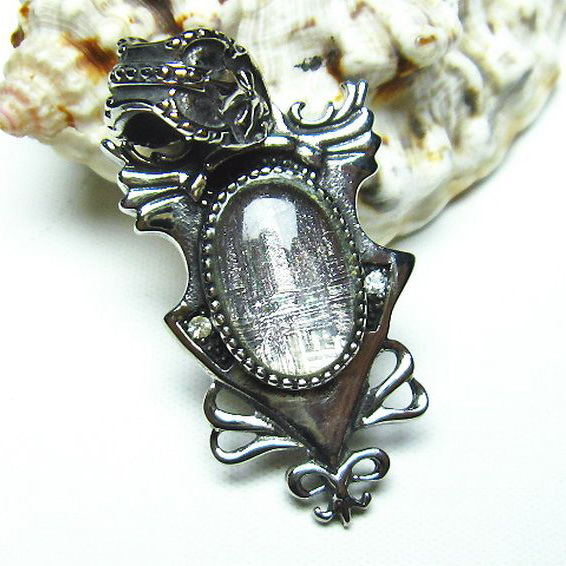 ギベオン メテオライト隕石 中世の紋章 ペンダント [T309-1795]