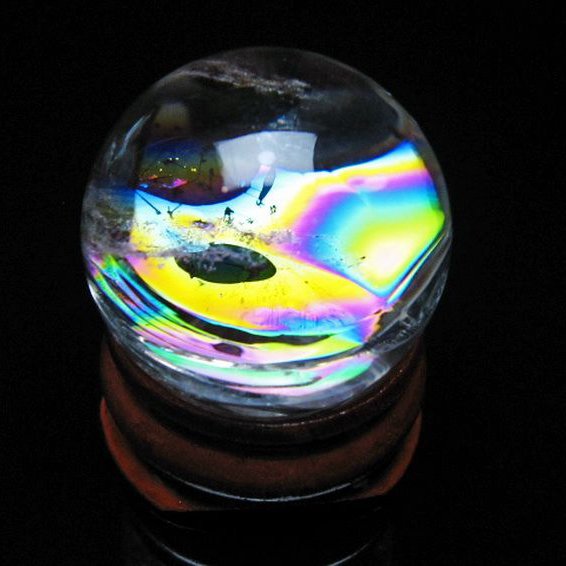 虹入り ヒマラヤ水晶 丸玉 25mm [t317-5177]