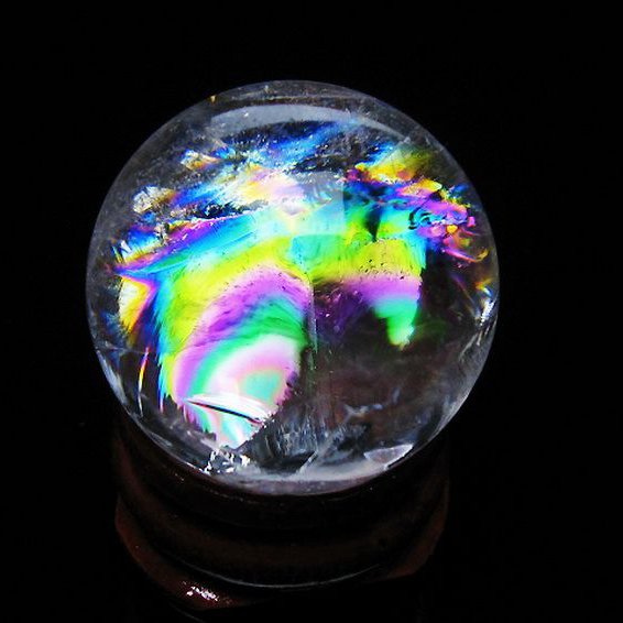 虹入り ヒマラヤ水晶 丸玉 27mm [t317-5367]