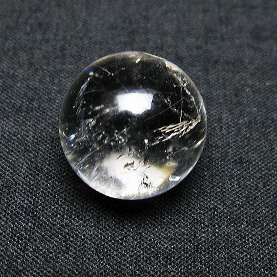 ルチル入り 水晶 丸玉 16mm [T318-4744]