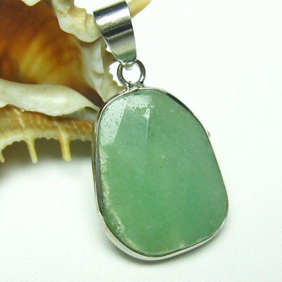 インド翡翠  ペンダント [T328-941]