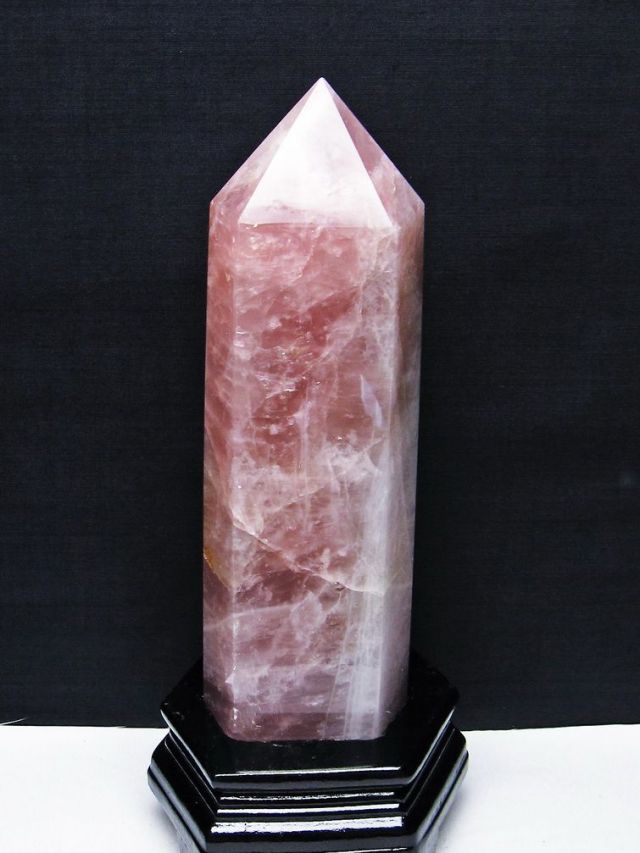 ガーデン水晶6角柱，赤水晶6角柱，インカローズ原石，3点セット 1.4Kg ローズクォーツ 六角柱 [t332-6068]